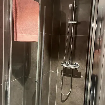 Unik Og Koselig Midt I Sentrum Av Leilighet *
